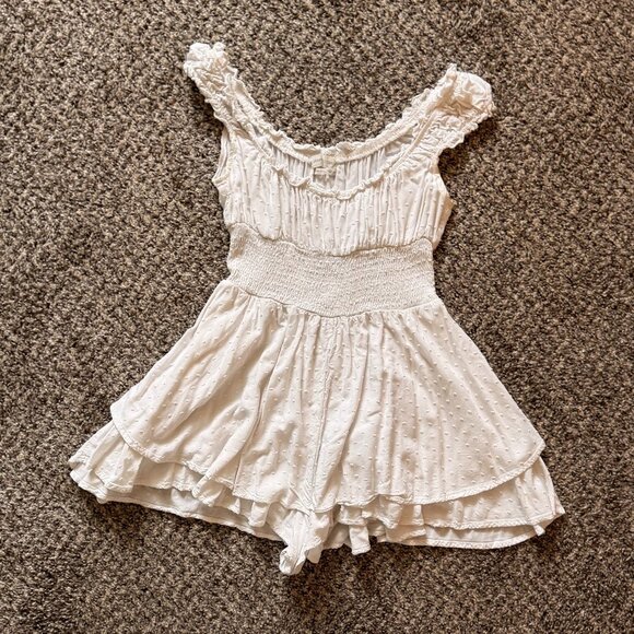 UO Rosie Smocked Tiered Ruffle Romper White Small - Picture 2 of 3